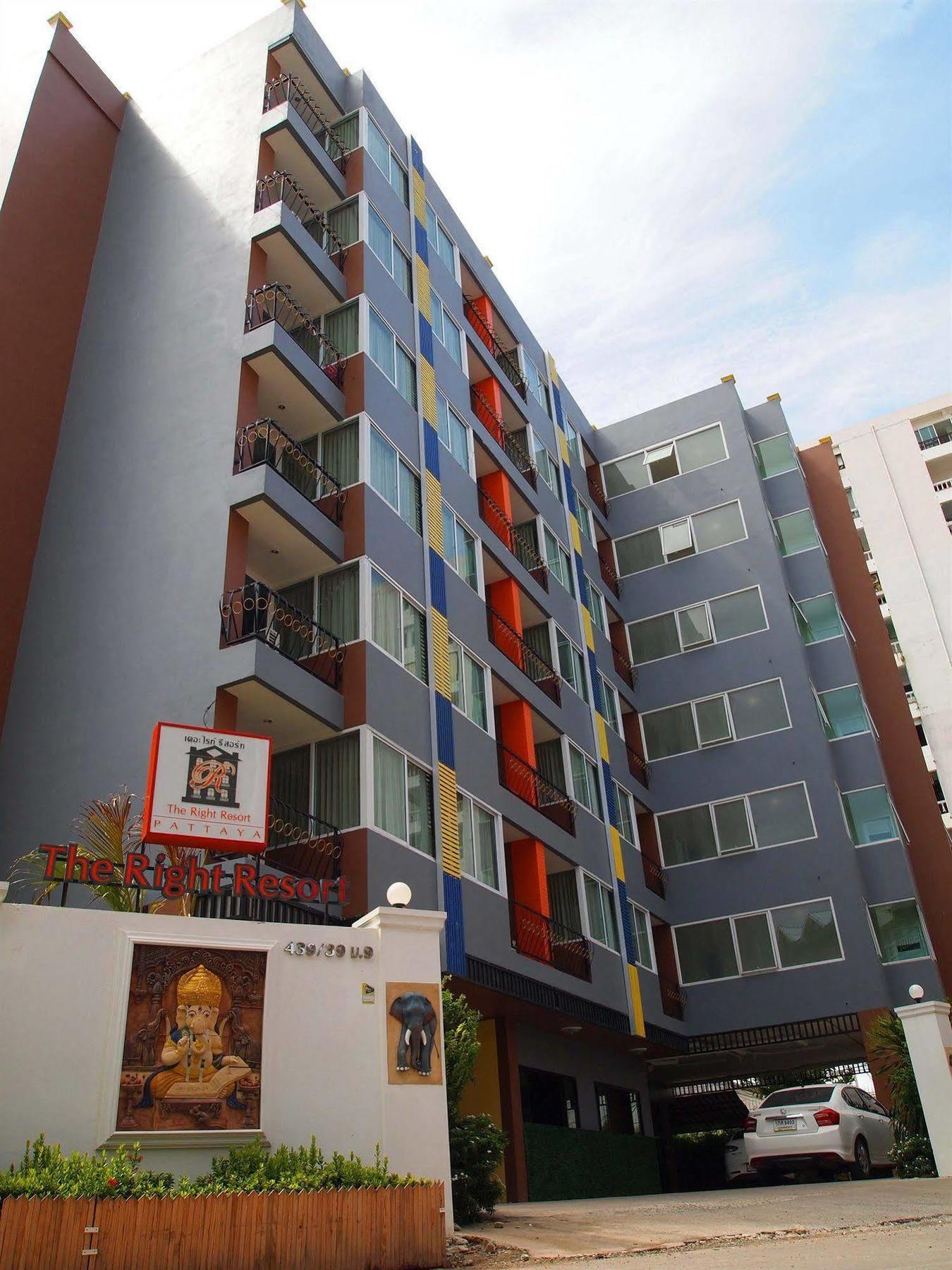 The Right Resort Pattaya Extérieur photo